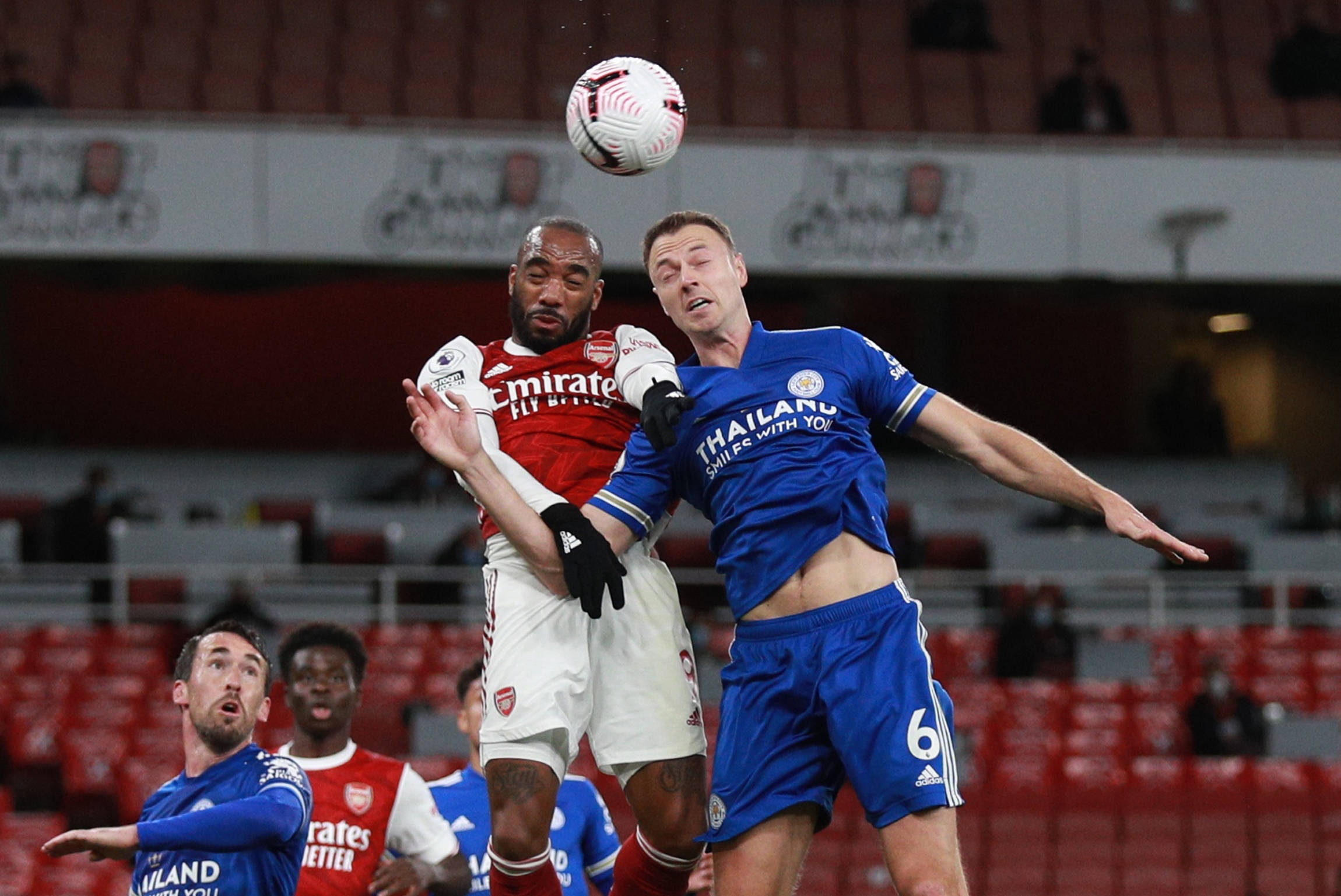 赛场一度陷 赛场一度陷